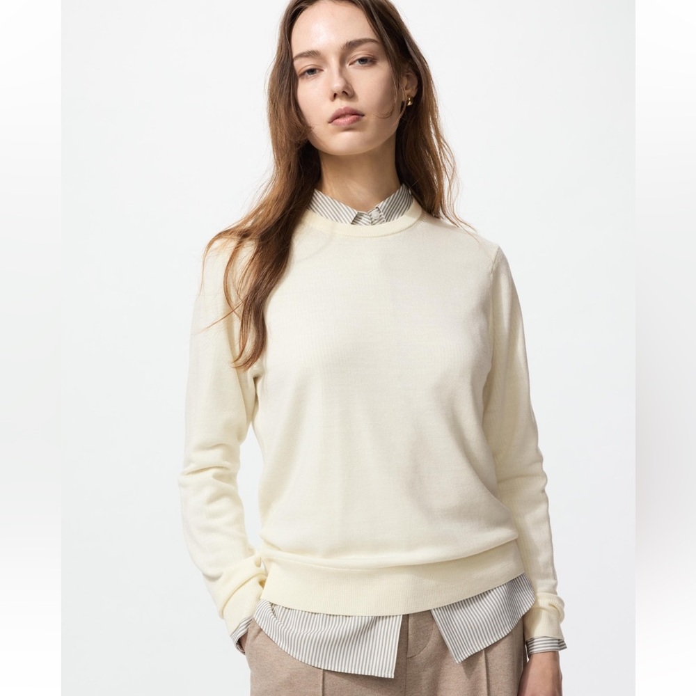 Uniqlo 100% Wool Cream Sweater Size XS – Classic Lightweight Knit